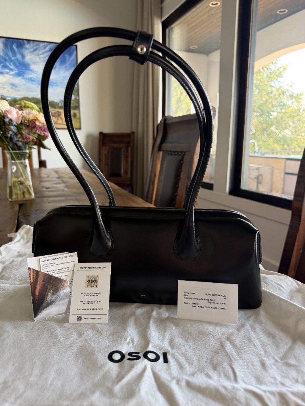 OSOI Boat Wide Black Leather Shoulder Bag w/ Dust Bag & Authenticity Card - Picture 6 of 6